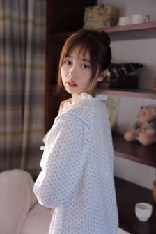 新婚人妻扶着粗大强行坐下